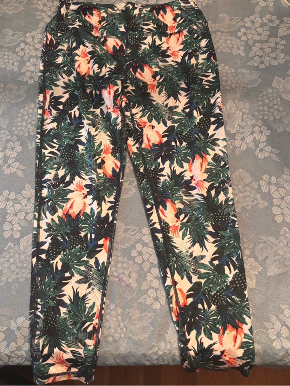 Sweaty Betty Tropical Leaf Print Leggings in Green, Cream & Coral